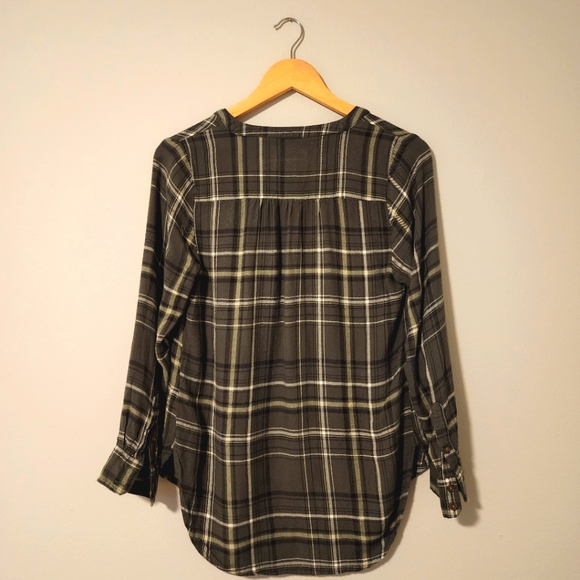✨2 for $5✨ Universal Threads Green Plaid Casual Top Size XS - Picture 5 of 7